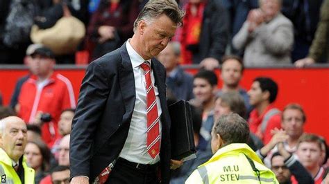 Louis van Gaal endures Manchester United debut to forget - BBC Sport