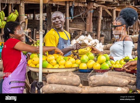 scene from a local african market Stock Photo - Alamy