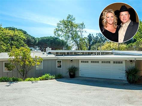 Garth Brooks & Trisha Yearwood Selling Malibu Beach House : People.com