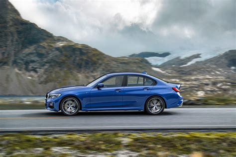 2019 BMW 3 Series hopes to be the sport sedan benchmark again - CNET