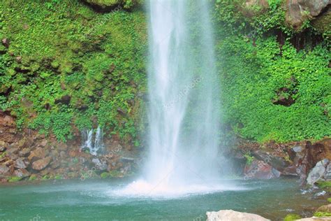 Waterfalls in Camiguin Island — Stock Photo © ilovethebeach #2835568