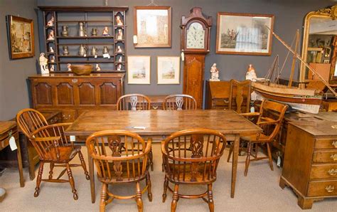 Tips for buying and selling antique furniture | Hemswell Antique Centres