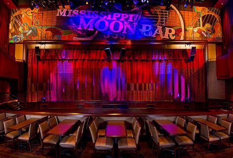 Mississippi Moon Bar | DiamondJoDubuque.com