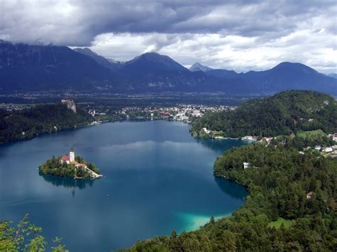 File:Lake Bled view.jpg - Wikimedia Commons