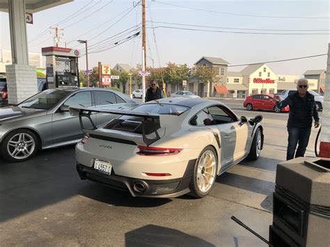 [Porsche 911 GT2 RS Weissach Edition] Borrowed the dealer plates to take it out for a spin : r ...