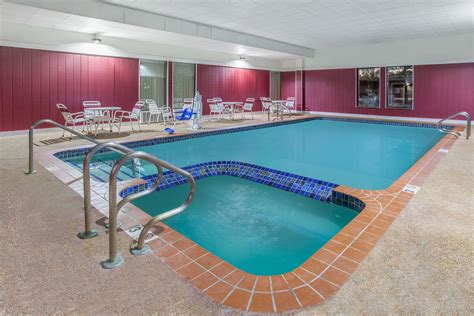 Days Inn & Suites by Wyndham Mt Pleasant | Mount Pleasant, MI Hotels