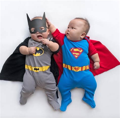 Baby Twins dressed in Cute Matching Outfits – Fubiz Media