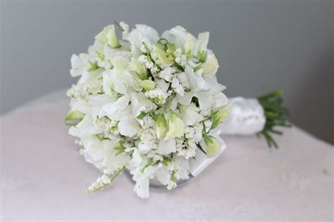 Lily of the valley, sweet pea and sweet William bouquet | Sweet pea bouquet, Sweet william ...