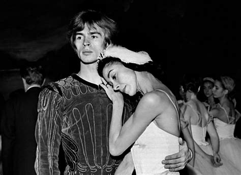 Ballet Swan Lake Fouetée: Nureyev and Fonteyn, 1967 | Vintage News Daily