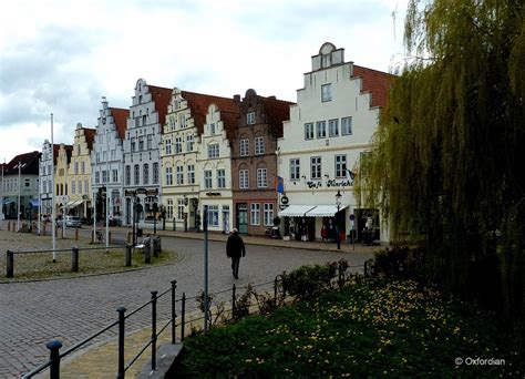 Friedrichstadt, Marktplatz. Holländische Architektur - Fotowelten ...