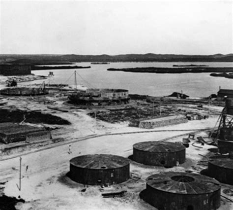 1918 THE ARRIVAL OF THE OIL REFINERY - Curaçao History