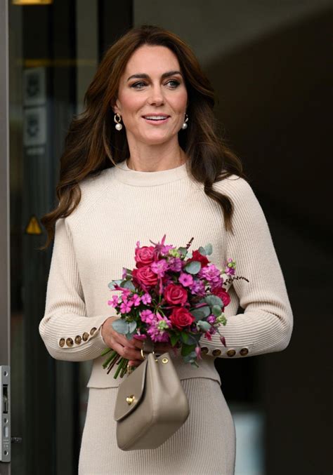 KATE MIDDLETON Visits Nottingham Trent University in Nottingham 10/11 ...