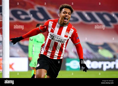 EINDHOVEN, NETHERLANDS - DECEMBER 10: Donyell Malen of PSV Eindhoven ...