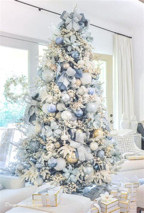 Adorn your tree with blue decorations christmas tree for a unique and ...