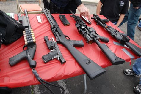 LOS ANGELES POLICE DEPARTMENT (LAPD) SWAT WEAPONS | Navymailman | Flickr