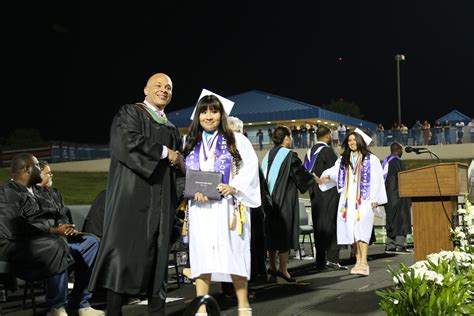 20230526 University High School Graduation (191) | Waco ISD ...