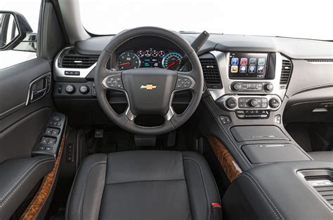 2018 Chevrolet Tahoe RST Performance Package interior - Motor Trend en ...