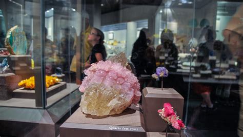 The Smithsonian Gem and Mineral Collection | Research & News