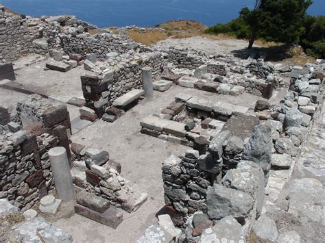 File:Ruins of Ancient Thira.jpg - Wikipedia, the free encyclopedia