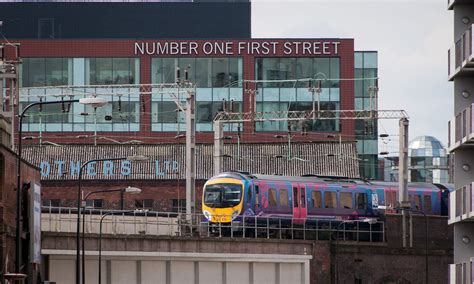 Train approaching Manchester Oxford Road Station - Ed O'Keeffe Photography