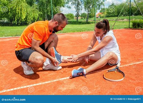 Leg Injury on the Tennis Court Stock Photo - Image of physical, exercise: 161468610