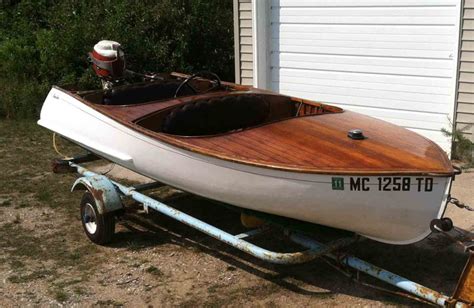 12 Feet 1951 Penn Yan Swift Racing Runabout - 38402 | Antique Boat America