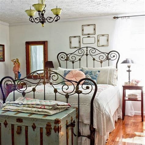 Tips and Ideas for Decorating a Bedroom in Vintage Style