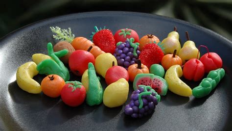 Marzipan Fruit (With images) | Marzipan fruit, Marzipan recipe, Marzipan