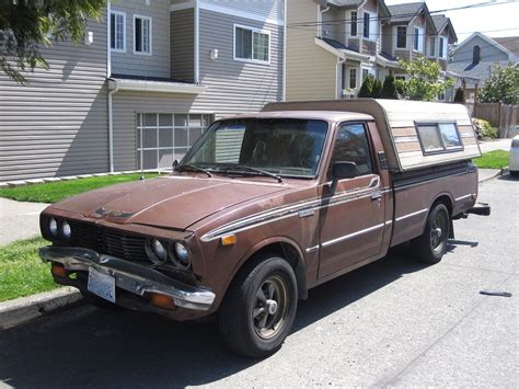 Seattle's Parked Cars: 1975 Toyota Truck SR-5