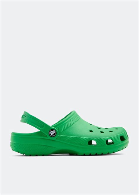 Crocs Classic clogs for Men - Green in UAE | Level Shoes