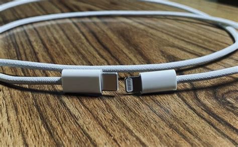 Fresh Images of Braided USB-C to Lightning Cable for iPhone 12 Surface ...