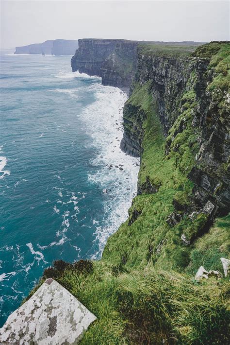 Cliffs of Moher - 66 death between 1993 and 2017 trying to take this ...