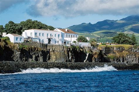 Boston Traveler: A Travel Guide to Ponta Delgada, Azores