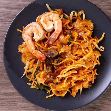 Hu Tieu Xao: Stir-Fried Noodles You Need to Try - The Fork Bite