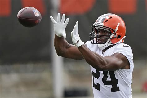 Nick Chubb signs contract extension with Cleveland Browns - NewsLooks