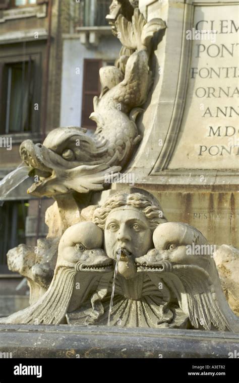 Rome Italy Europe The Eternal City statue and fountain at the Piazza Rotunda Stock Photo - Alamy