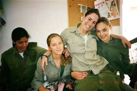 IDF- Gal Gadot on the right | Gal gadot, Gal gardot, Gal gadot idf