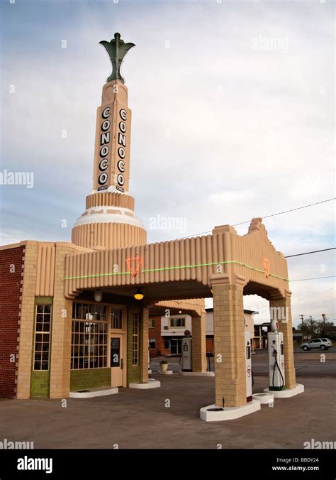 Route 66 Garage, Shamrock, Texas Stock Photo - Alamy