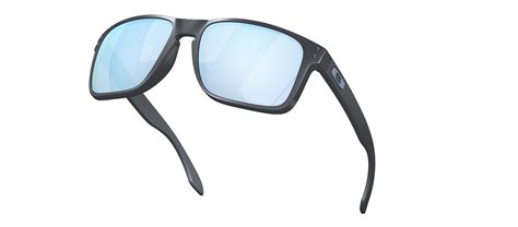 Oakley Men's & Women's Sunglasses - Meet Your Style Goals