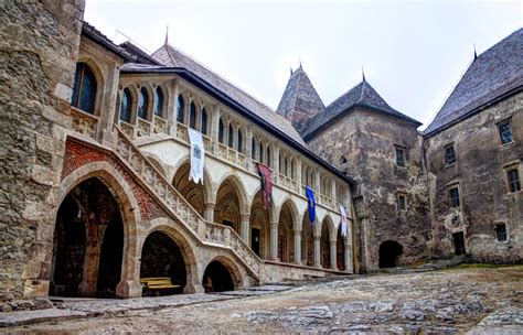 Amazing Romania: CORVIN CASTLE