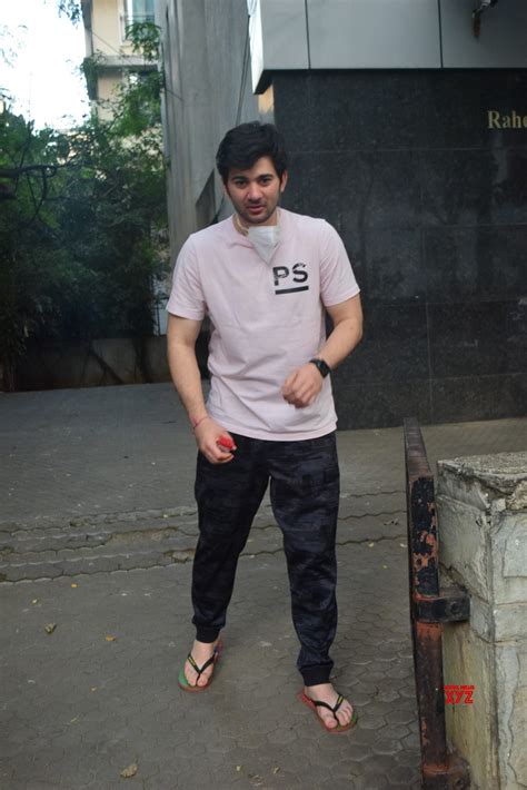 Karan Deol Spotted At Bandra HD Gallery - Social News XYZ