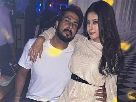 Bigg Boss 17: Isha Malviya's photo with ex-boyfriend goes viral