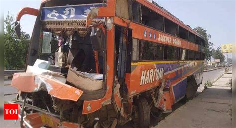 Bus with Gujarat pilgrims overturns near Haridwar | Dehradun News ...