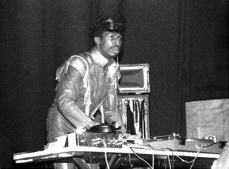 O dia do DJ! 10 curiosidades incríveis sobre a a história da discotecagem