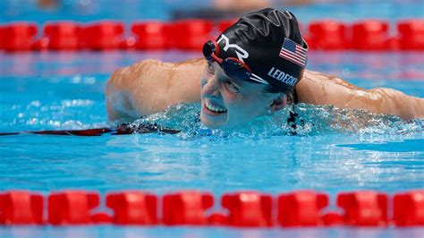 USA's Katie Ledecky wins Olympic gold in 800m freestyle