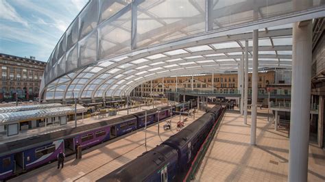 Manchester Victoria Station to close on Sundays for 12 WEEKS | ITV News Granada