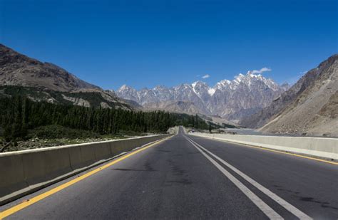 A guide to the Karakoram Highway - From Pakistan to China - Against the Compass