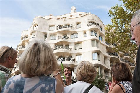 GAUDÍ FREE TOUR Barcelona | Runner Bean Walking Tours