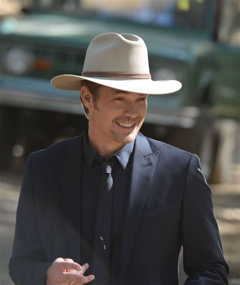 Justified, Season 6 - Raylan Givens in All Blue » BAMF Style