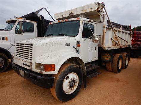 1995 INTERNATIONAL 4900 Dump Truck - J.M. Wood Auction Company, Inc.